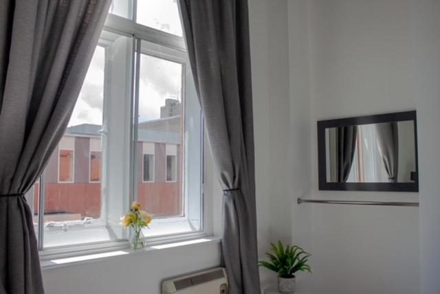 Air Host And Stay - Symphony Apartments Ливърпул Екстериор снимка